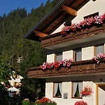 Haus Tina باخ