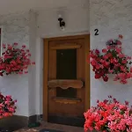 Haus Tina דירה *