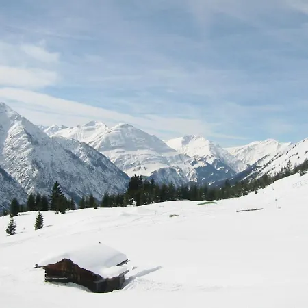 Haus Tina Apartamento Bach (Tyrol)